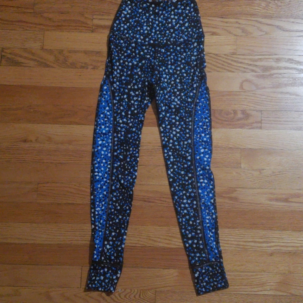 BEYOND YOGA high waisted leggings.